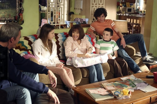Photo Flash: THE MIDDLE's 'Hallelujah Hoedown,' Airing 5/8 Image
