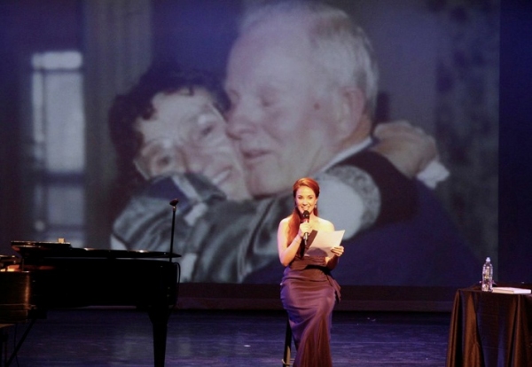 Photo Flash: Sierra Boggess Sings for Broadway Arts Factory! Image