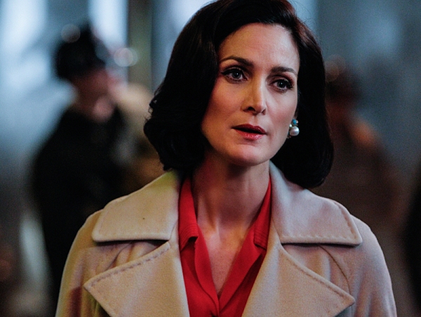 Carrie-Anne Moss Photo