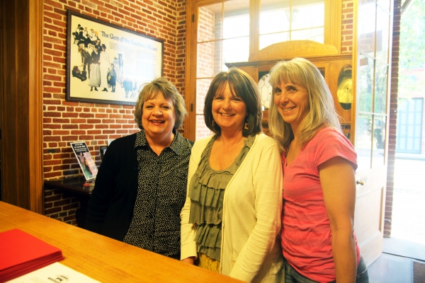 Photo Flash: Sierra Rep Honors Women of Mother Lode at CHURCH BASEMENT LADIES Opening Night Image