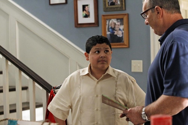 Photo Flash: MODERN FAMILY's 'Games People Play,' Airing 5/15 Image