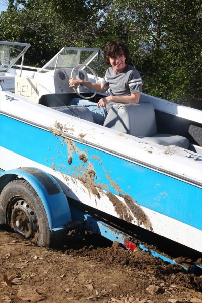 Photo Flash: THE MIDDLE's 'The Ditch,' Airing 5/15 Image
