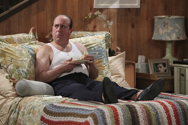 Photo Flash: MIKE & MOLLY's 'School Recital,' Airing 5/13 Image