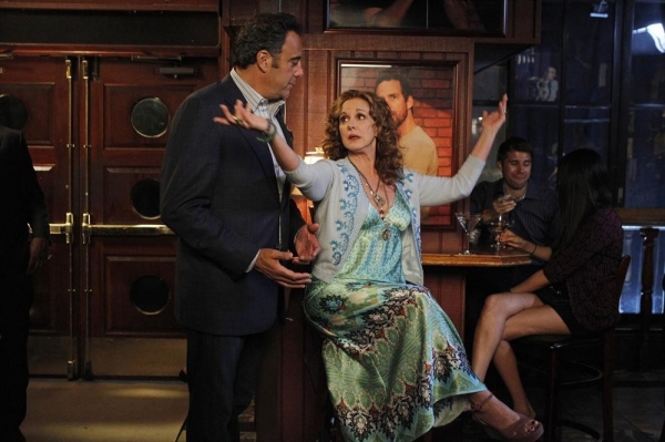 Photo Flash: HOW TO LIVE WITH YOUR PARENTS' Episode 'How To Stand On Your Own Two Feet,' 5/15 Image