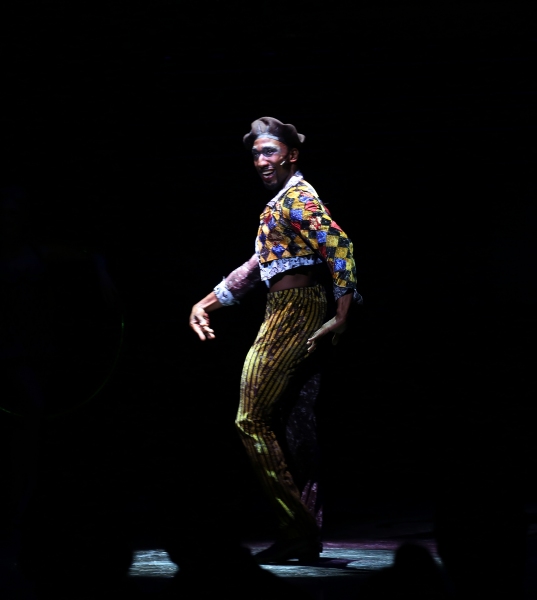 Photo Coverage: Spread a Little Sunshine with PIPPIN's Magical Opening Night Curtain Call!  Image