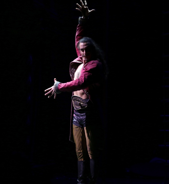 Photo Coverage: Spread a Little Sunshine with PIPPIN's Magical Opening Night Curtain Call!  Image