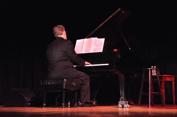 Photo Coverage: Paul Byrom Plays the Landmark Theatre Image
