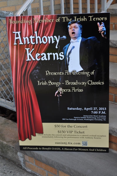 Photo Coverage: Tenor Anthony Kearns Plays Benefit Concert for OASIS Image