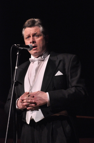 Photo Coverage: Tenor Anthony Kearns Plays Benefit Concert for OASIS Image