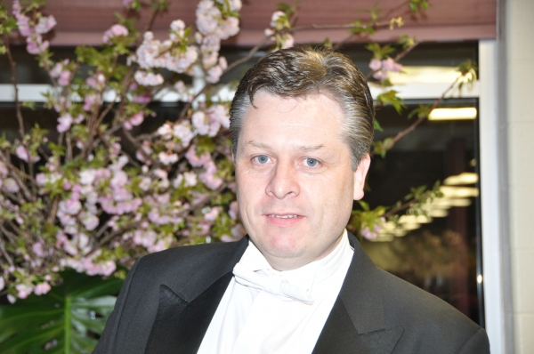 Photo Coverage: Tenor Anthony Kearns Plays Benefit Concert for OASIS Image
