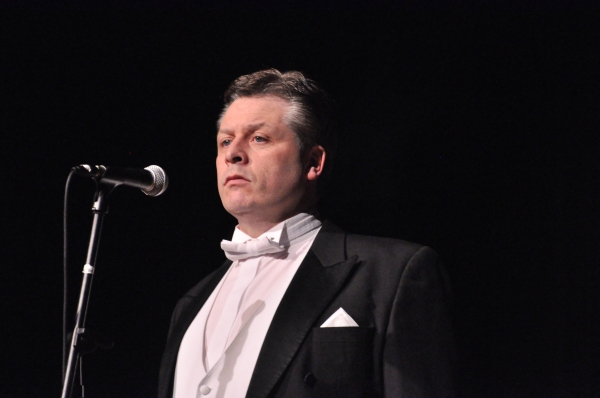 Photo Coverage: Tenor Anthony Kearns Plays Benefit Concert for OASIS Image
