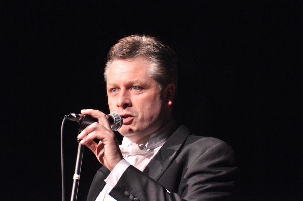 Photo Coverage: Tenor Anthony Kearns Plays Benefit Concert for OASIS Image