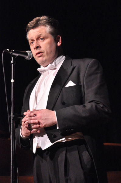 Photo Coverage: Tenor Anthony Kearns Plays Benefit Concert for OASIS Image