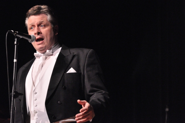 Photo Coverage: Tenor Anthony Kearns Plays Benefit Concert for OASIS Image