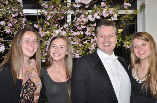 Photo Coverage: Tenor Anthony Kearns Plays Benefit Concert for OASIS Image