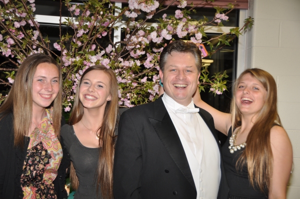 Photo Coverage: Tenor Anthony Kearns Plays Benefit Concert for OASIS Image