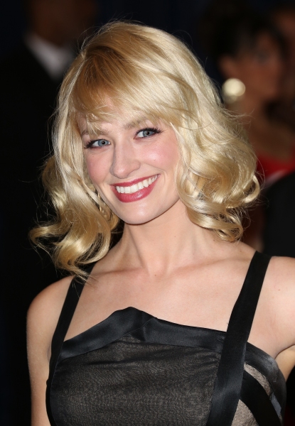 Beth Behrs  Photo