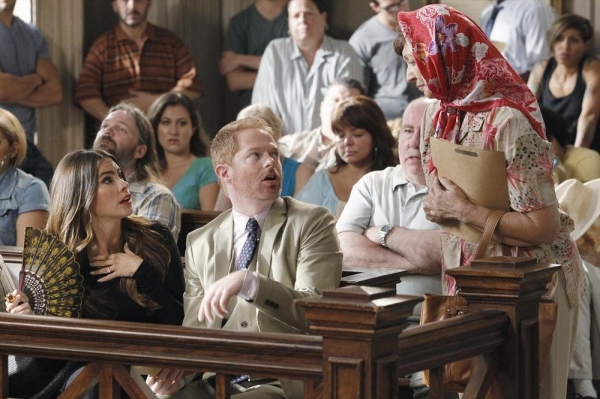 Photo Flash: First Look - MODERN FAMILY's Season Finale, Airing 5/22 Image