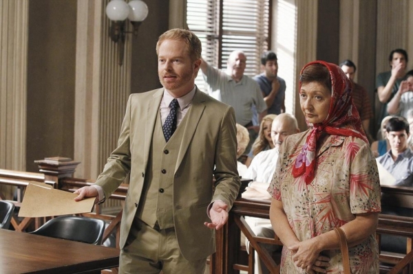 Photo Flash: First Look - MODERN FAMILY's Season Finale, Airing 5/22 Image