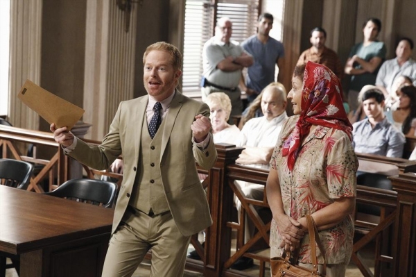 Photo Flash: First Look - MODERN FAMILY's Season Finale, Airing 5/22 Image