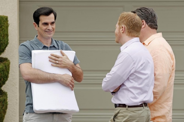 Photo Flash: First Look - MODERN FAMILY's Season Finale, Airing 5/22 Image