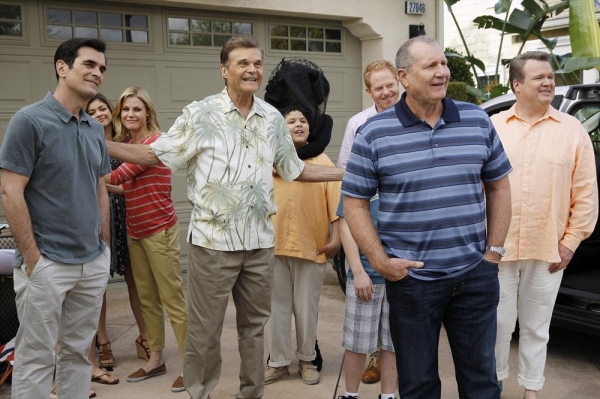 Photo Flash: First Look - MODERN FAMILY's Season Finale, Airing 5/22 Image