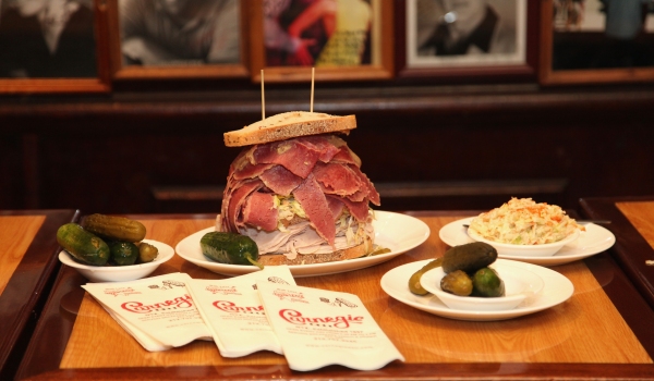 Photo Flash: Dena Kaye Unveils 'Danny Kaye Deli Club' at Carnegie Deli in NYC Image