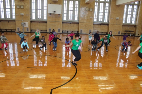 Photo Flash: Mara Davi, Taylor Frey and More Teach PS 221 Students in Brooklyn  Image