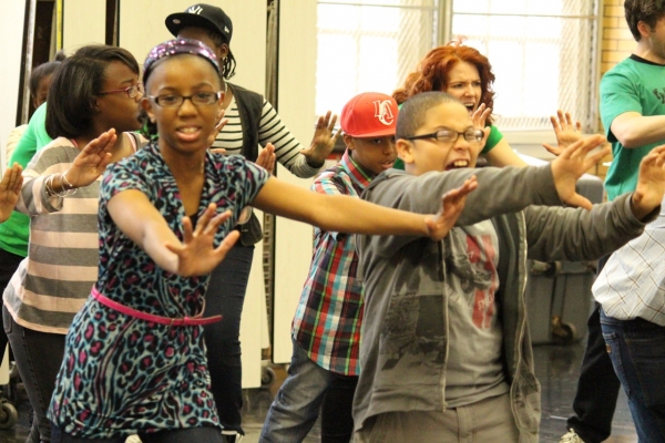 Photo Flash: Mara Davi, Taylor Frey and More Teach PS 221 Students in Brooklyn 