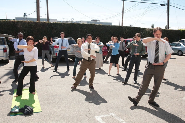 Photo Flash: THE OFFICE Closes its Doors; First Look at Series Finale, Airing 5/16 Image