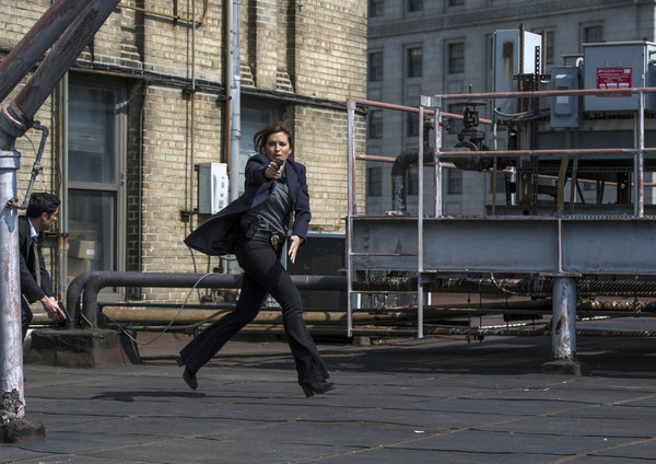 Photo Flash: LAW & ORDER: SVU's 'Poisoned Motive,' Airing 5/8 Image