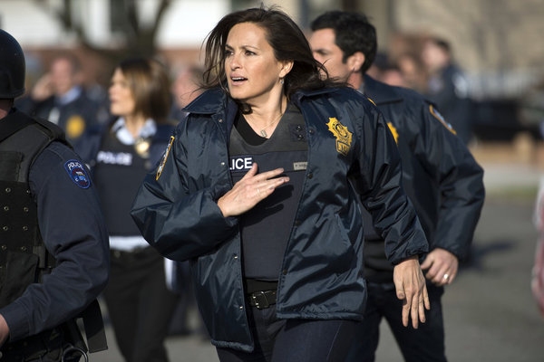 Photo Flash: LAW & ORDER: SVU's 'Poisoned Motive,' Airing 5/8 Image