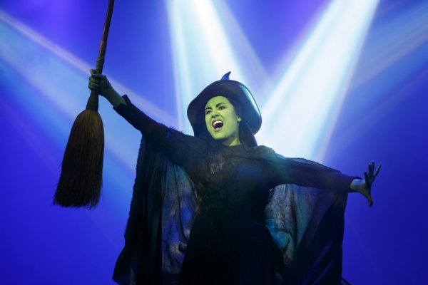 Photo Flash: First Look at Alison Luff and John Davidson in WICKED National Tour Image