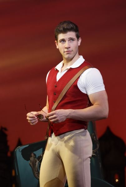 Photo Flash: First Look at Alison Luff and John Davidson in WICKED National Tour Image