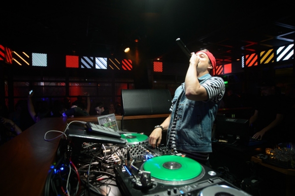 Photo Flash: Tiesto, Hilary Duff, Aziz Ansari and More Party at Hakkasan Las Vegas Image