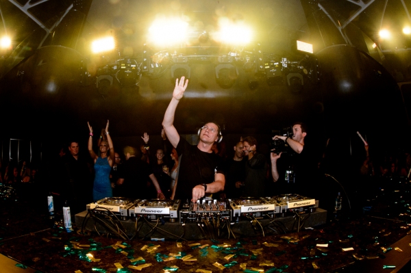 Photo Flash: Tiesto, Hilary Duff, Aziz Ansari and More Party at Hakkasan Las Vegas Image