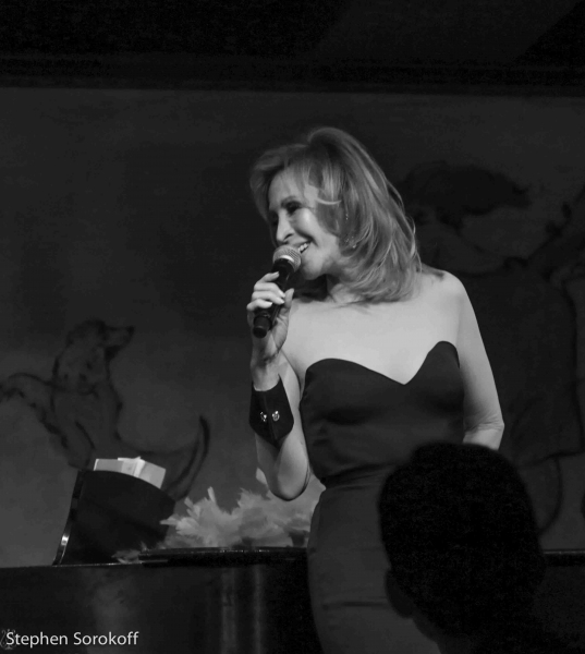 Photo Coverage: Yanna Avis Brings IN LOVE WITH LOVE to Cafe Carlyle  Image