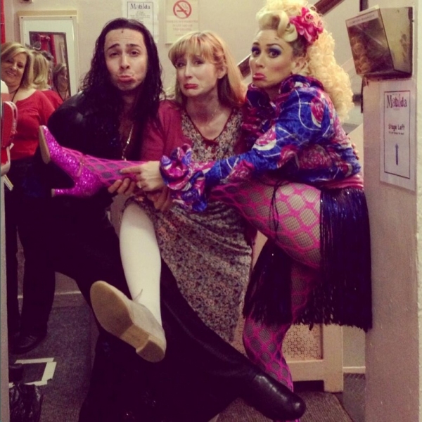 Photo Flash: Saturday Intermission Pics, May 11 - Mother's Day Edition with KINKY BOOTS, CHICAGO, NEWSIES and More!  Image