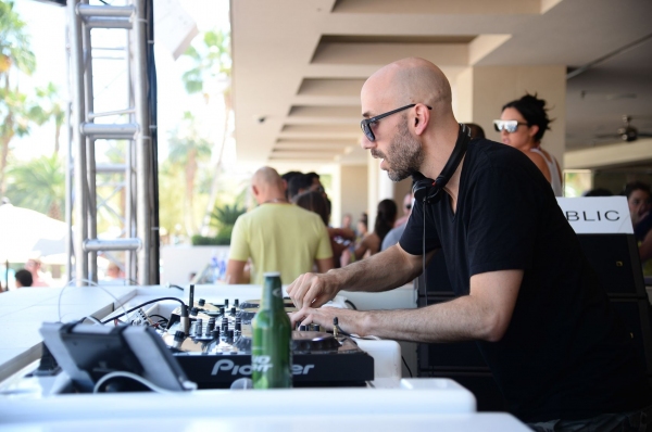 Photo Flash: Calvin Harris and TJR Take Over Wet Republic in Las Vegas  Image