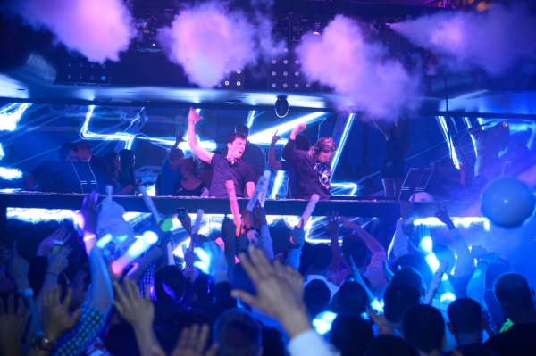 Photo Flash: Kelsey Grammer, Vanessa Hudgens, Ke$ha and More Spotted at Hakkasan Las Vegas Image
