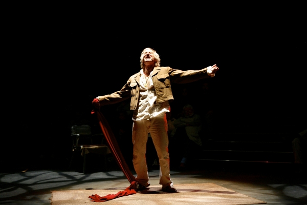 Photo Flash: First Look at Joseph Graves in Syracuse Stage's AN ILIAD Image