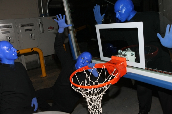 Photo Flash: Blue Man Group Visits New York Knicks Game 