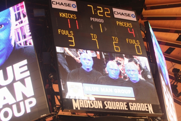 Photo Flash: Blue Man Group Visits New York Knicks Game Image