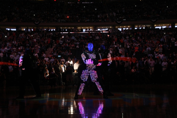 Photo Flash: Blue Man Group Visits New York Knicks Game 