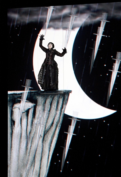 Photo Coverage: 'Die Zauberflöte' in der Komischen Oper Berlin Image