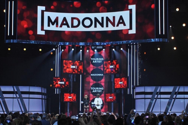 Photo Flash: Look Back at Last Night's Star-Studded 2013 Billboard Music Awards! Image