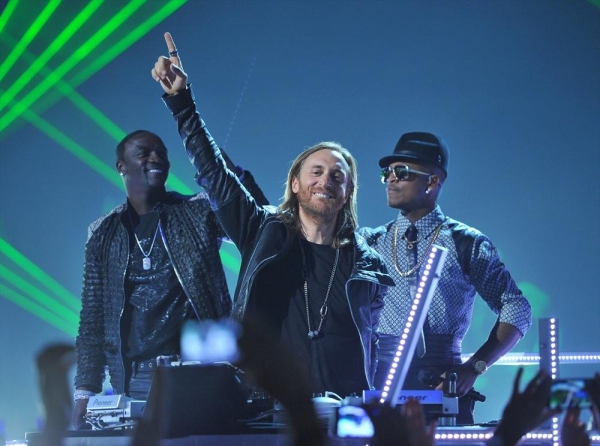 Photo Flash: Look Back at Last Night's Star-Studded 2013 Billboard Music Awards! Image