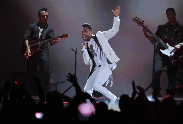 Photo Flash: Look Back at Last Night's Star-Studded 2013 Billboard Music Awards! Image