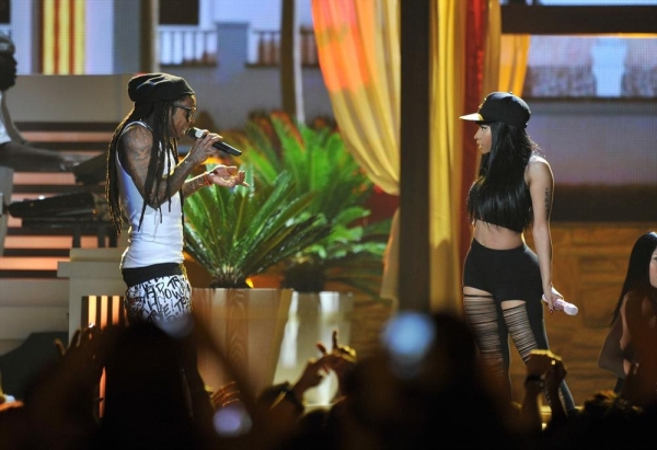 Photo Flash: Look Back at Last Night's Star-Studded 2013 Billboard Music Awards! Image