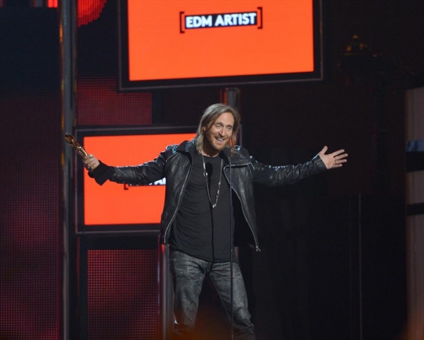 Photo Flash: Look Back at Last Night's Star-Studded 2013 Billboard Music Awards! Image